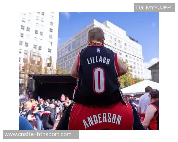 全员集结开拓者发布球队签名明信片利拉德与杨瀚森亲笔签名亮相 全员集结开拓者发布球队签名明信片利拉德与杨瀚森亲笔签名亮相