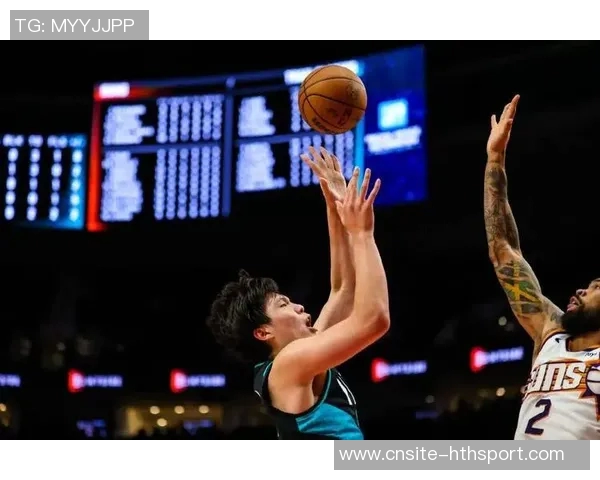 杨瀚森每次触球引观众欢呼应该将比赛用球归他所有