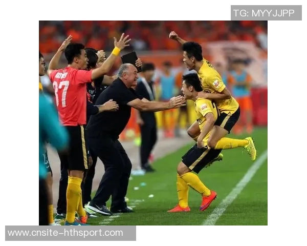 华子本季表现惊艳场均294分创生涯新高三项数据均超越个人最佳